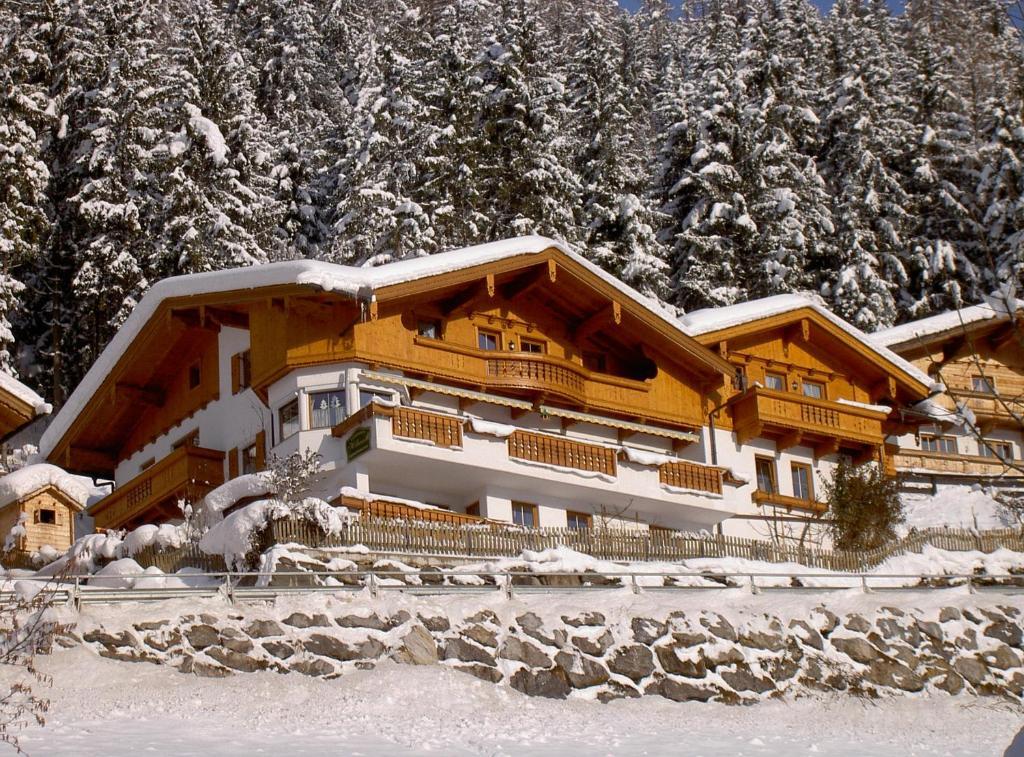 צל אם צילר Landhaus Hoellwarth מראה חיצוני תמונה